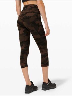 Lululemon Wunder Train High-Rise Crop 21"